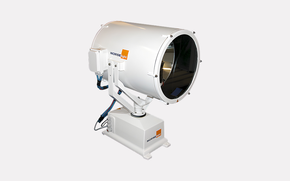 High-Intensity Xenon Searchlight for Offshore Platforms and Utility Vessels