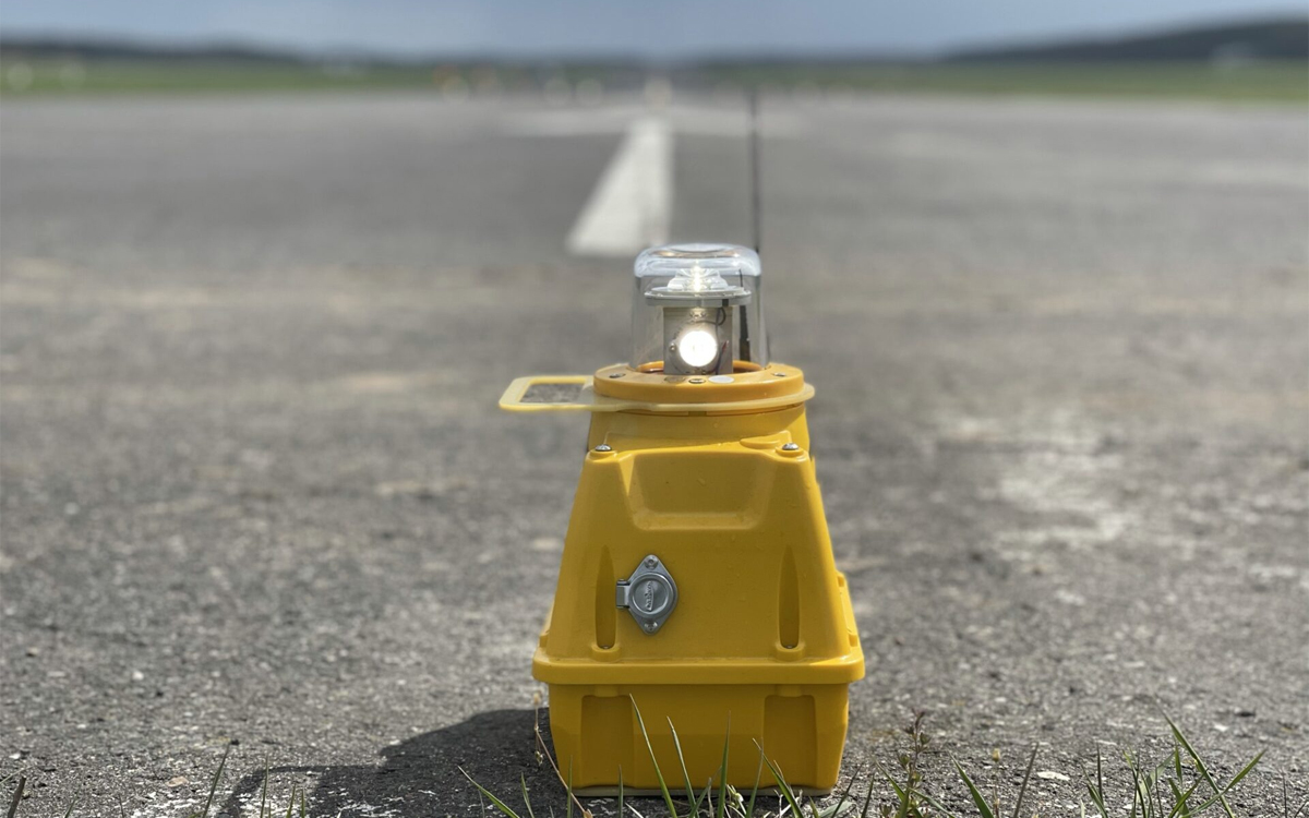 ICAO-Compliant Medium Intensity Portable Approach Light for Temporary and Remote Airfields