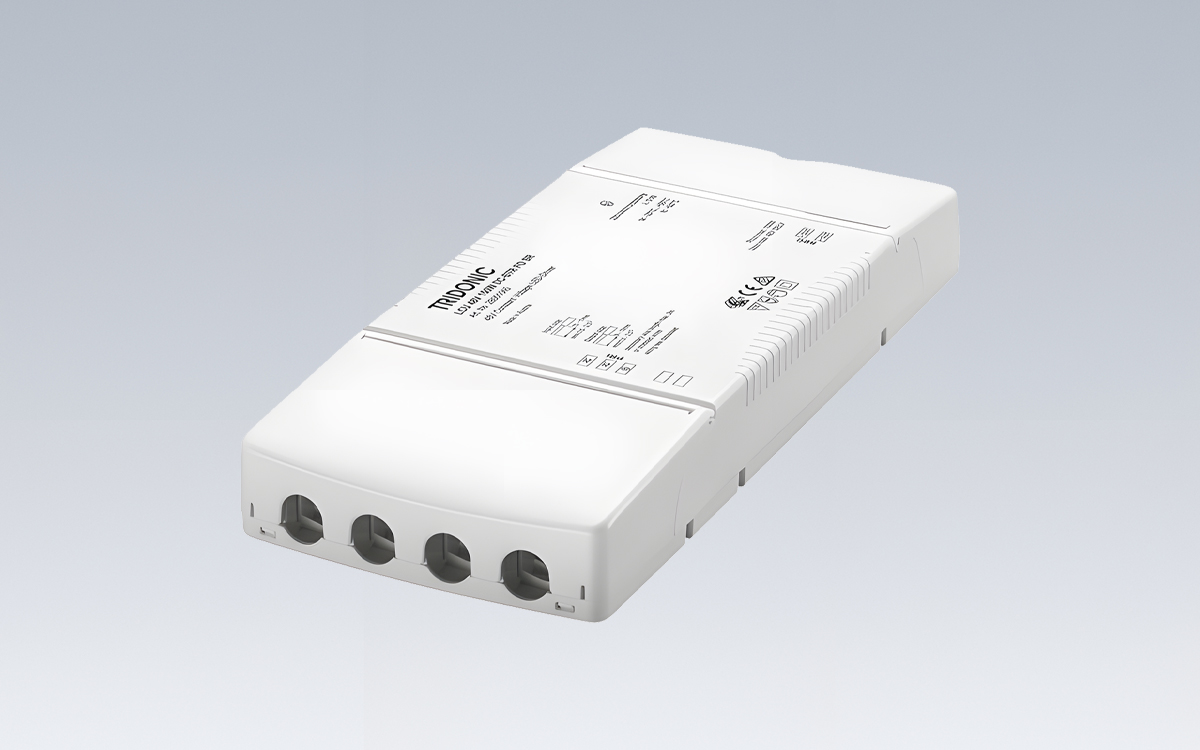 Independent Fixed Output DC-String Constant Voltage LED Driver for Class I and II Luminaires