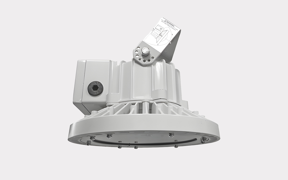 Industrial LED Fixture with Extreme Temperature Operation Capability