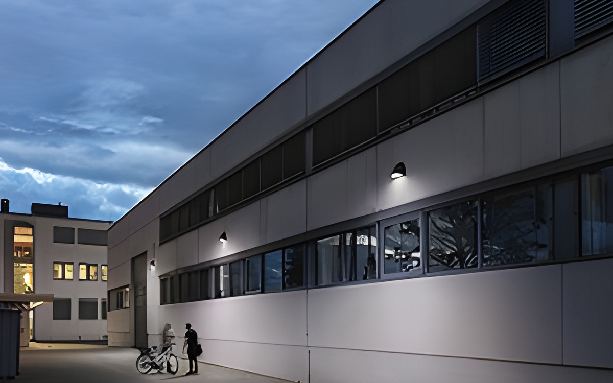 IP65 Wall-Mounted LED Outdoor Light for Perimeter Walkways, Entrances, and Building Exteriors