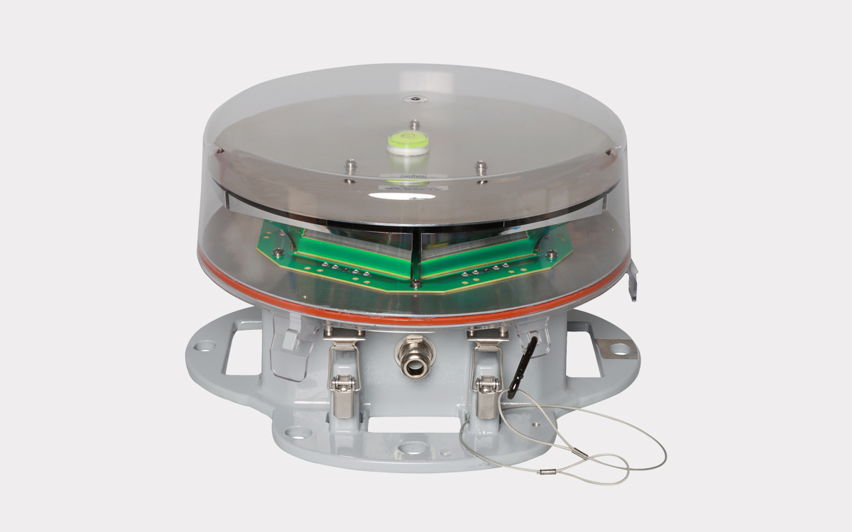 L-864 Medium Intensity Red and Infrared LED Obstruction Beacon for Military and Civilian Aviation