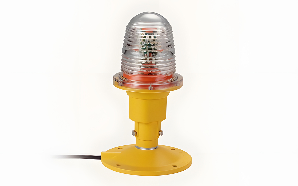 LED Heliport Perimeter Light with Omnidirectional Green Illumination for Night and Low Visibility
