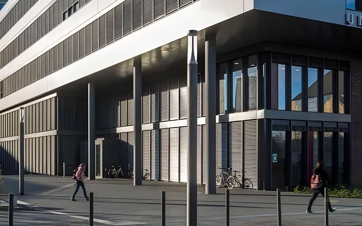 LED Light Column with for Pedestrian Zones with Visual Guidance