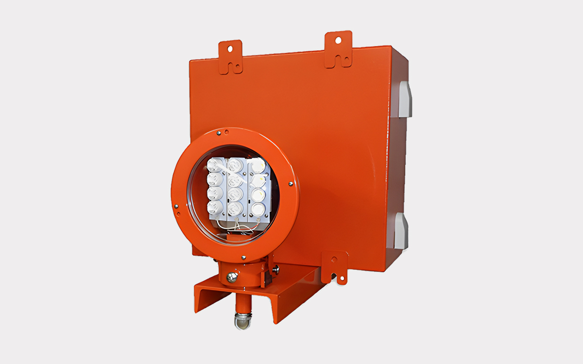 LED Runway End Identifier Light (REIL) System with Compact PAR56 Flash Head for Enhanced Airfield Installations