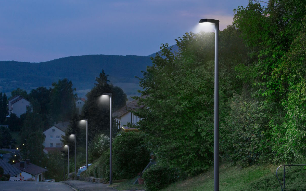 LED Streetlight with Multi-Lens Technology and Zhaga-D4i Certified Smart Controls