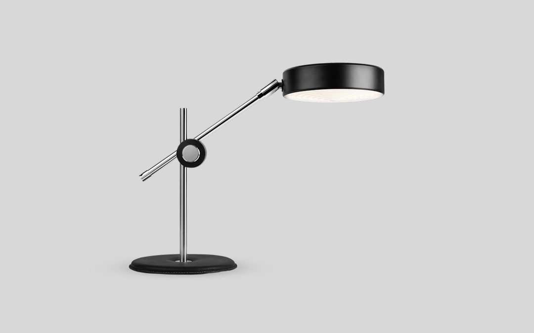 LED Table Lamp with Adjustable Cross Joint and Sensor-Based Dimming