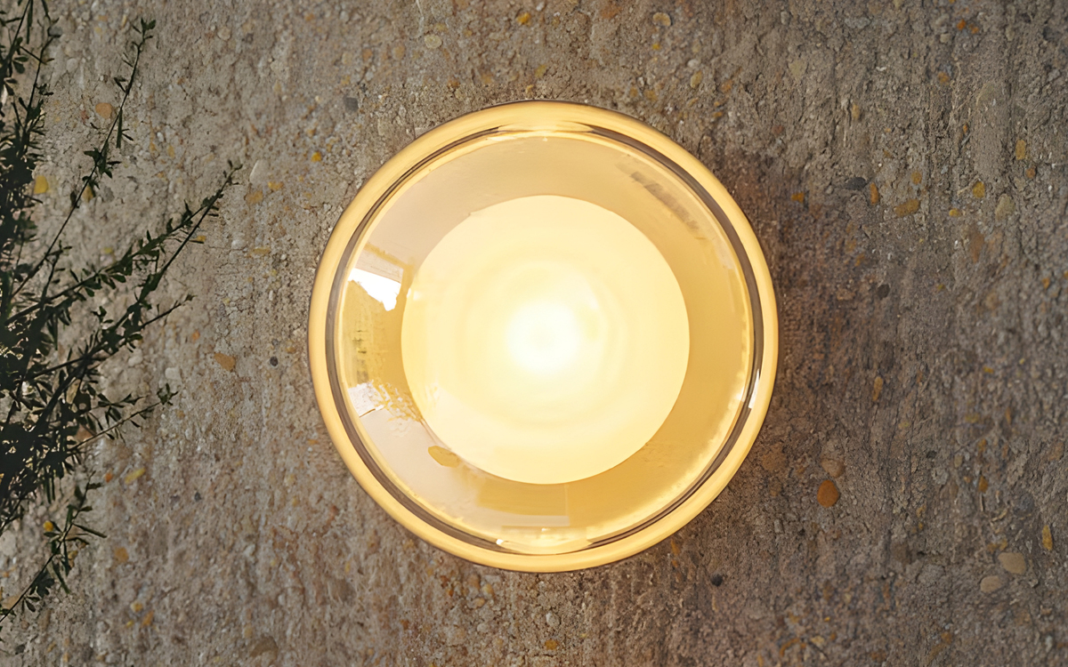 LED Wall Sconce with Multi-Tonal Nanocoating Surface for Soft Ambient Enhancement in Compact Spaces