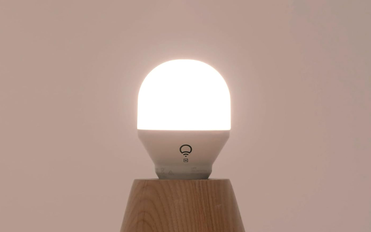 LIFX A19 Smart LED Bulb for Alexa, Google Assistant, and Apple HomeKit