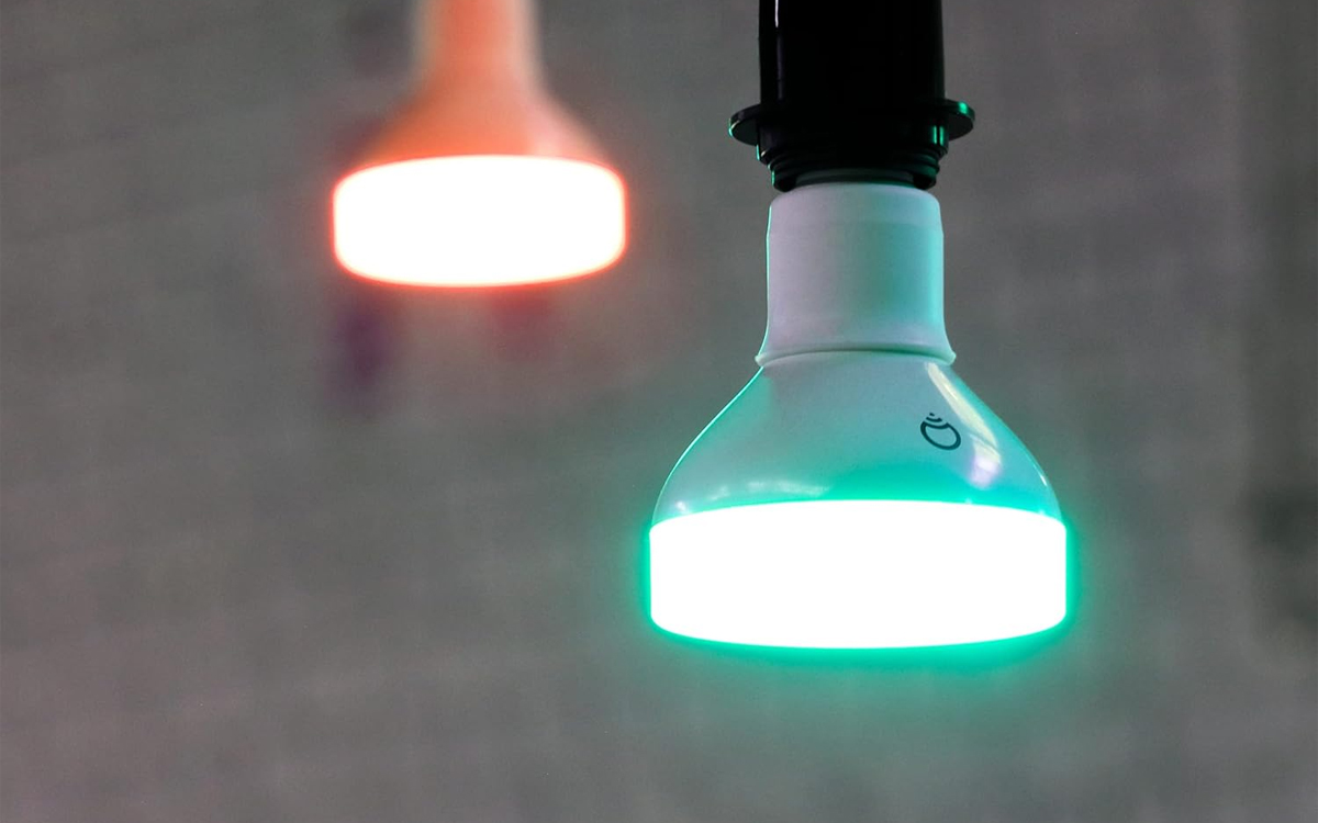 LIFX BR30 Smart LED Floodlight Bulb for Indoor/Outdoor Lighting with HomeKit, Siri, Alexa, and Google Compatibility