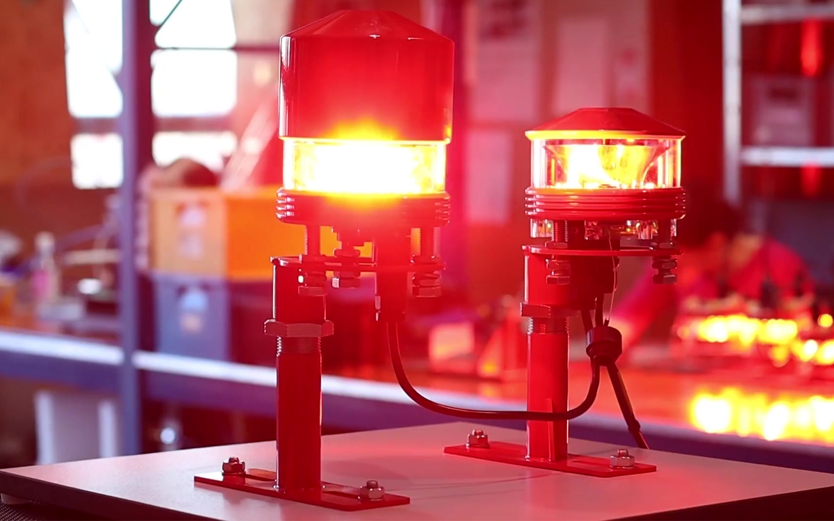 Low Intensity Red LED Obstruction Light for Airport and Helipad Safety Compliance