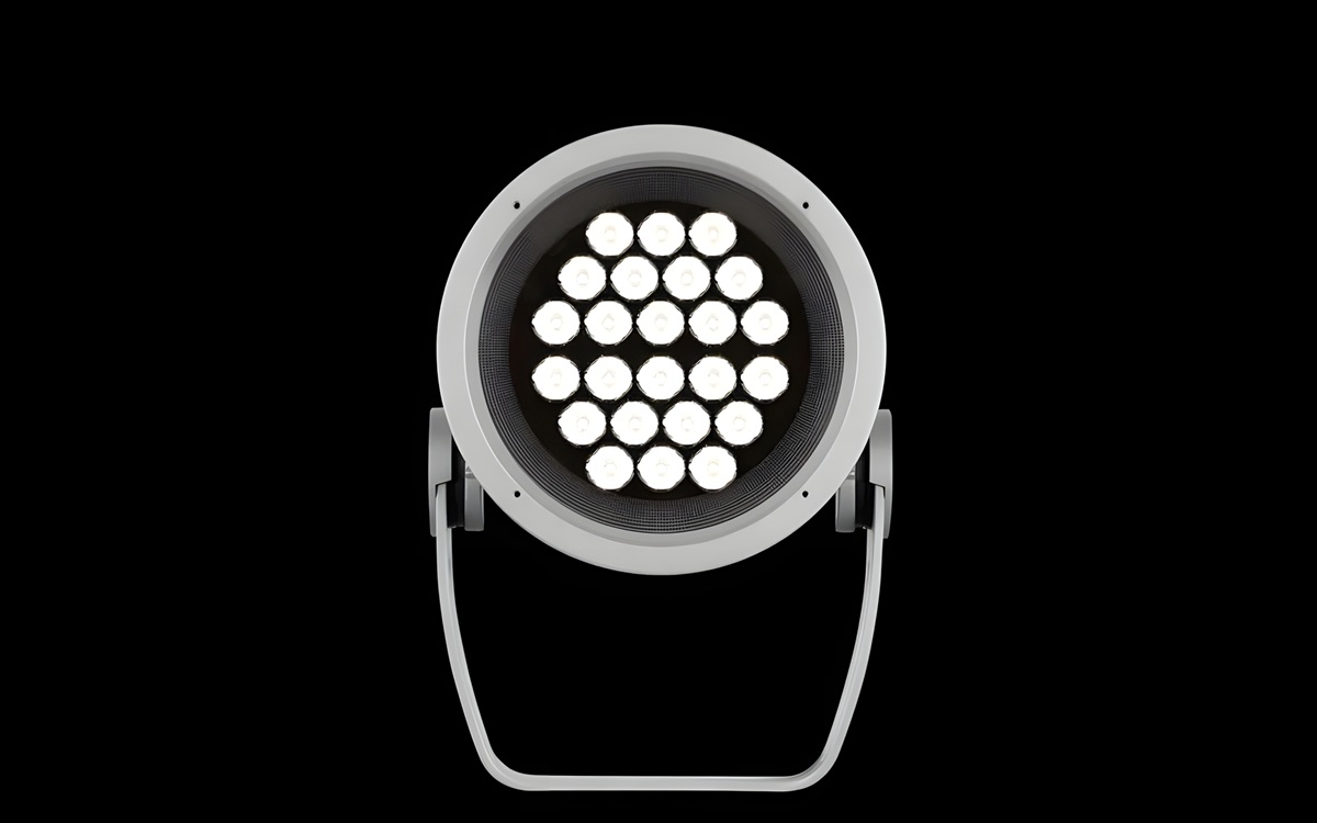 Lumenbeam XLarge Outdoor Architectural LED Floodlight with Anti-Corrosion Build and Multiple Distributions