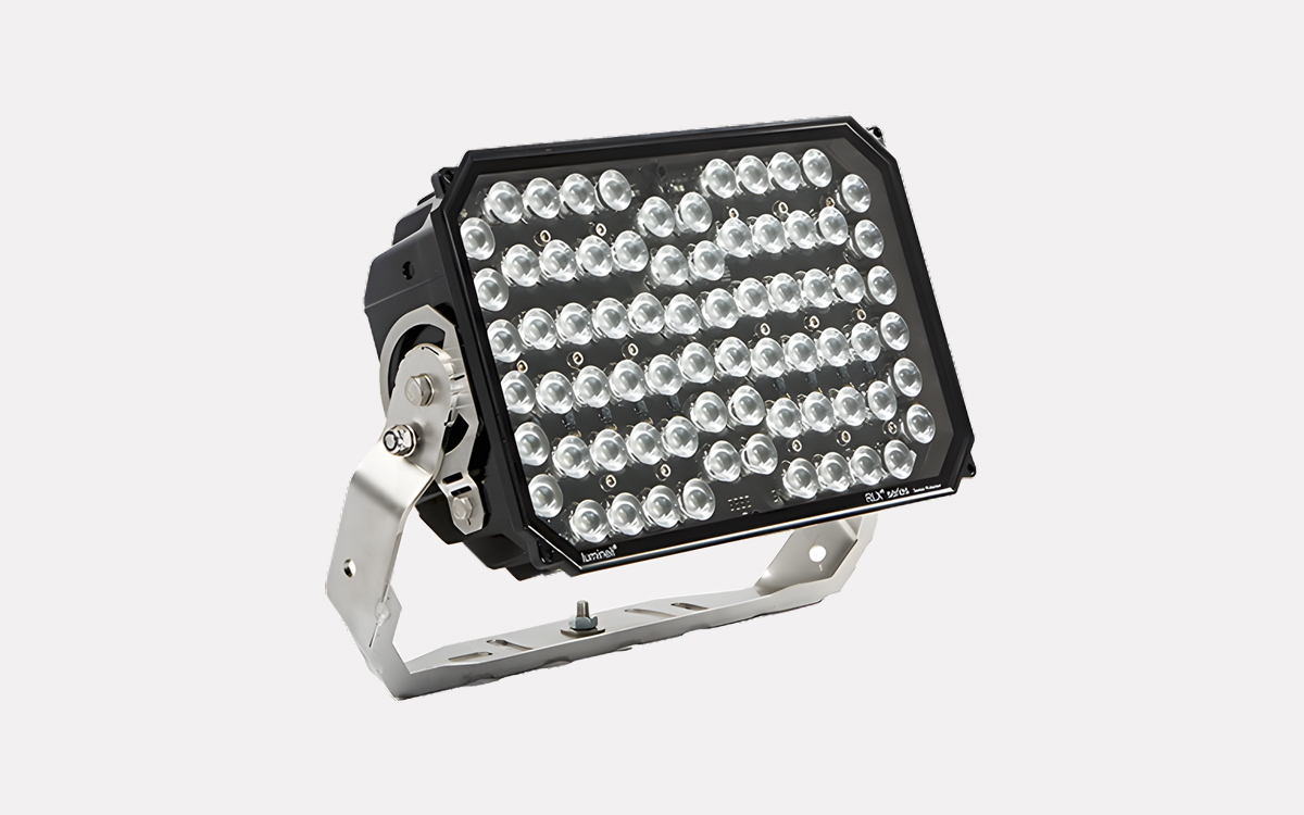 Marine Floodlight with Optional 24VDC Input for Shipyards, Refineries, and Oil Platforms
