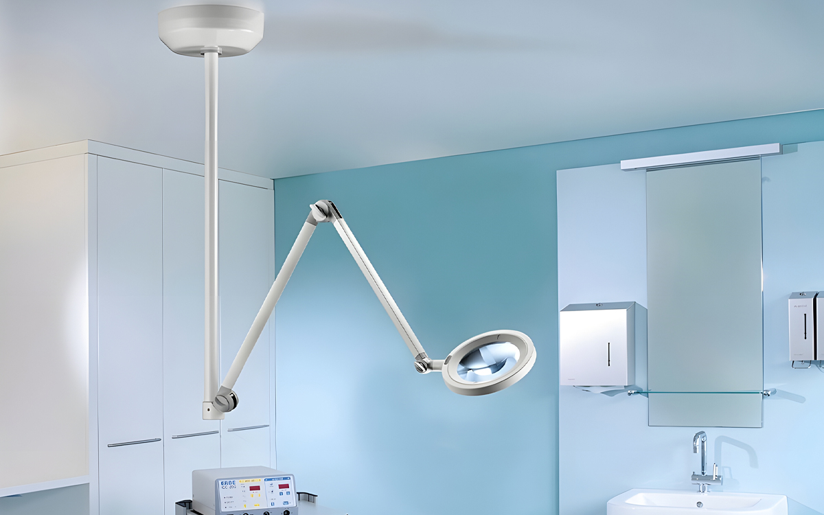 Medical LED Magnifier with Optimal Color Reproduction and High R9 and R13 Values for Skin, Dentistry, and Veterinary Applications