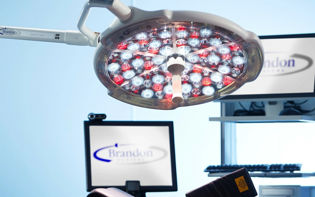 Mobile Operating Theatre Light with Embedded HD Camera, Fat Beam Spread, and BEPU Emergency Battery Power Unit