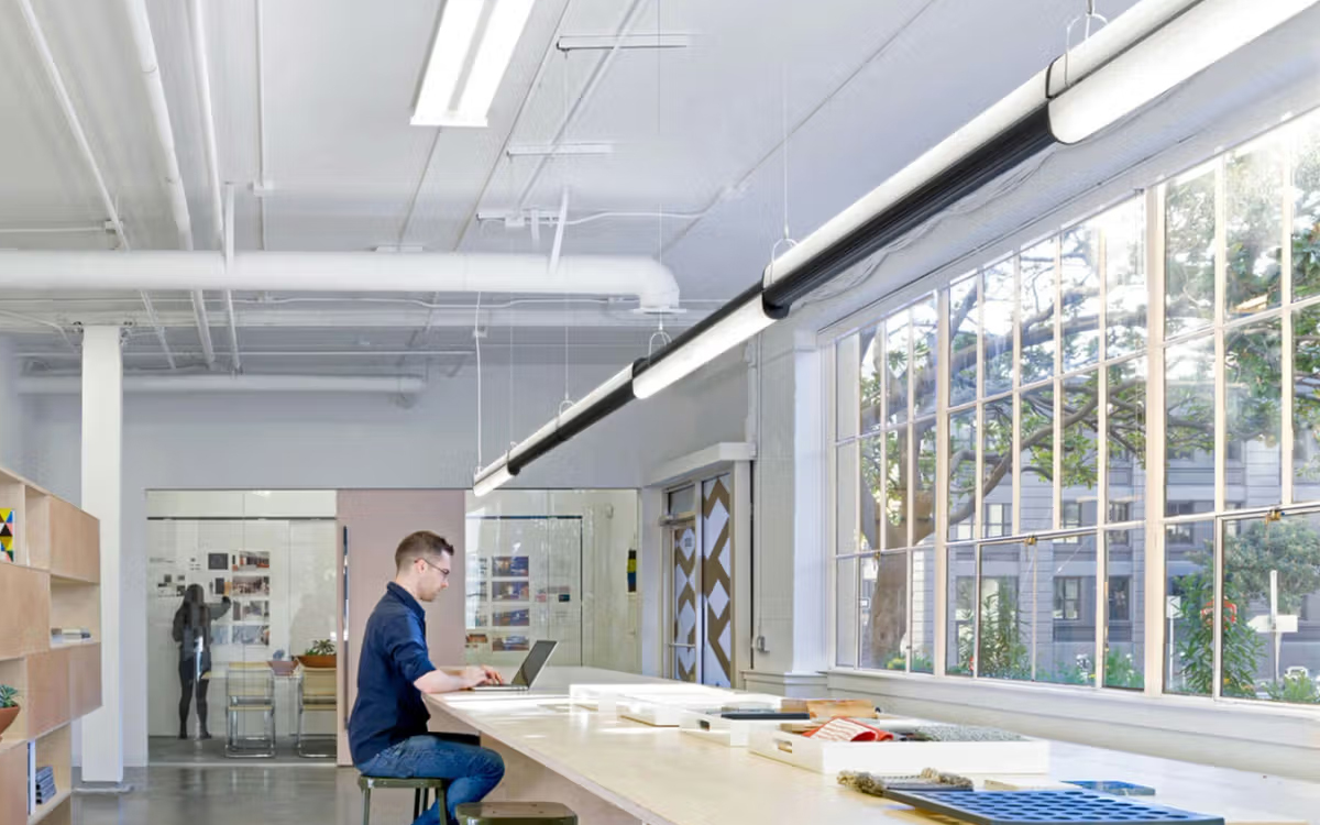 Modular Linear LED Pendant Lighting System with Sliding Joints and Customizable Configurations