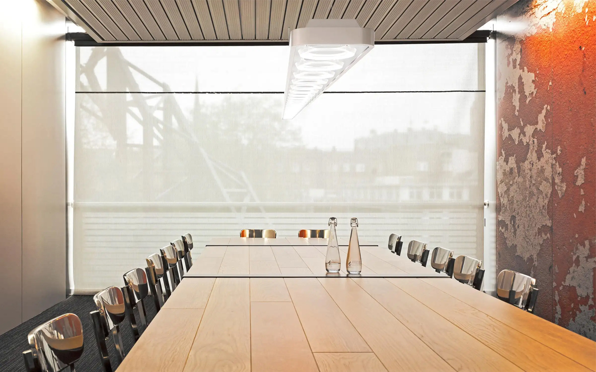 Modular Pendant System for Architectural Lighting with Symmetric Distribution