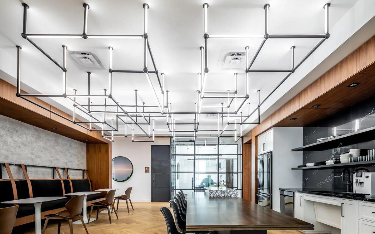 Modular Round LED Light Bars with Customizable Hubs for Creative Architectural Lighting Designs