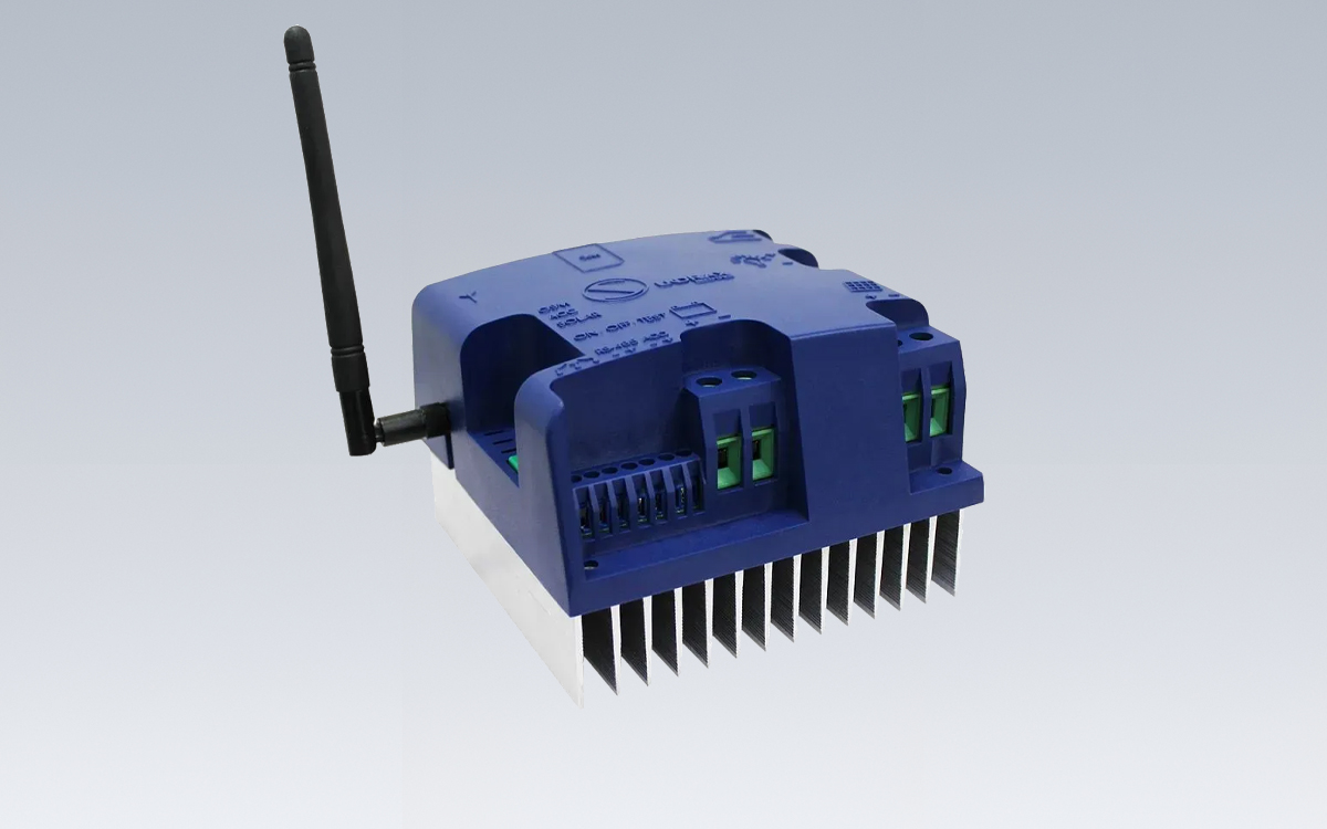 MPPT Solar Street Lighting Controller with RS-485 Communication, GSM Network Integration, and GEL AGM Flooded Battery Support