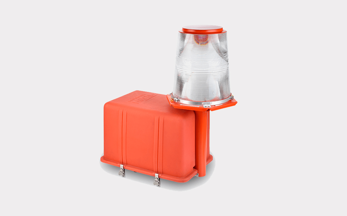 Omnidirectional Flashing Approach Light for Precision Runway End Detection and Acquisition