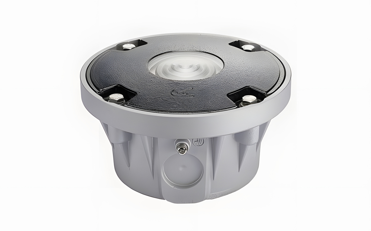 Omnidirectional White LED Helipad Marker Light for Pilot Landing Guidance in Low Visibility Conditions