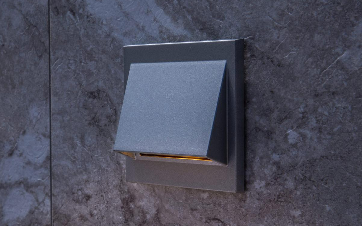 Outdoor Dimmable LED Wall Light with Adjustable Color Temperature and Glare-Free Shielding