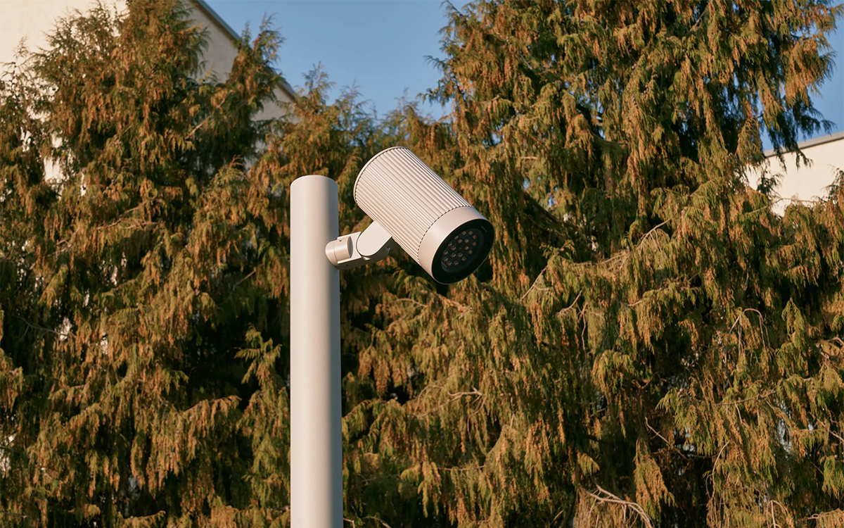 Outdoor LED Floodlight with Pole Mounting for Urban and Landscape Illumination