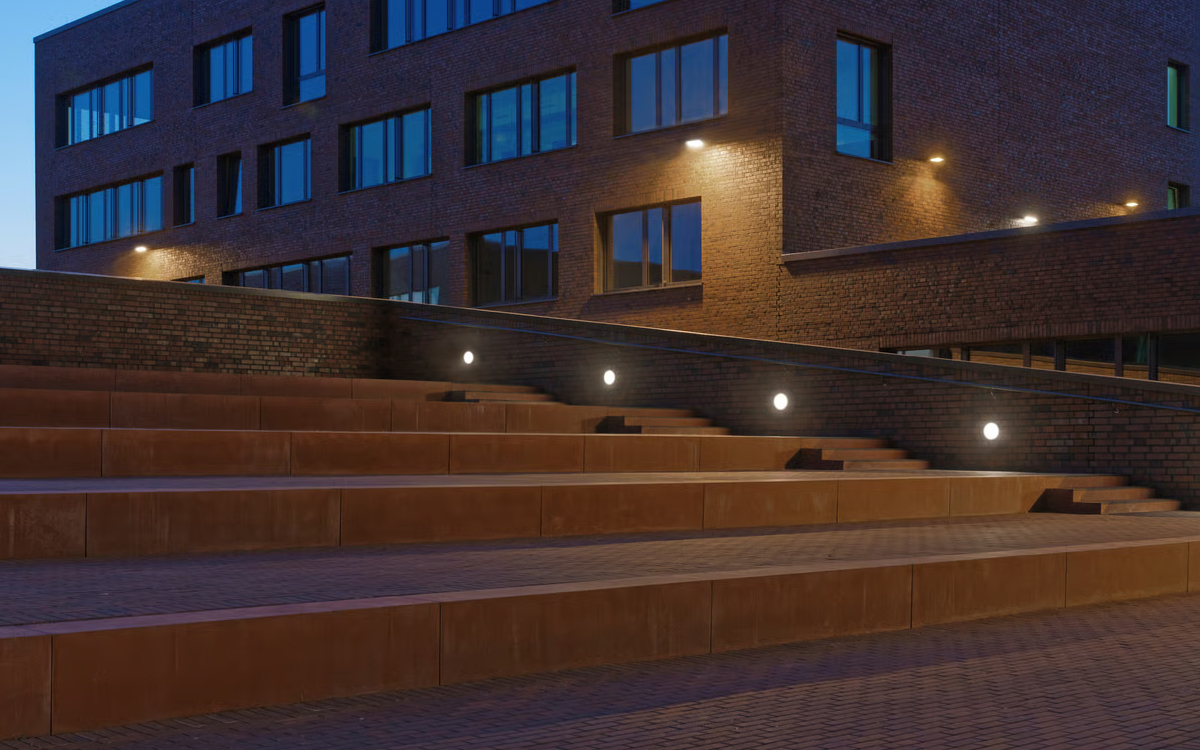Outdoor LED Recessed Wall Light with Screwless Slim Frame for Public and Private Environments