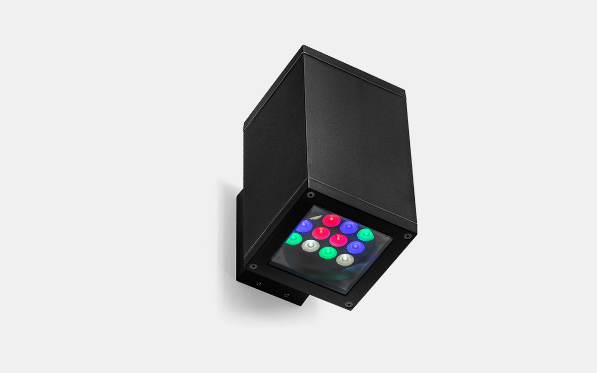 Outdoor RGBW Architectural LED Wall-Mount Fixture with Dual Light Shaft Emission for Accent and Facade Illumination