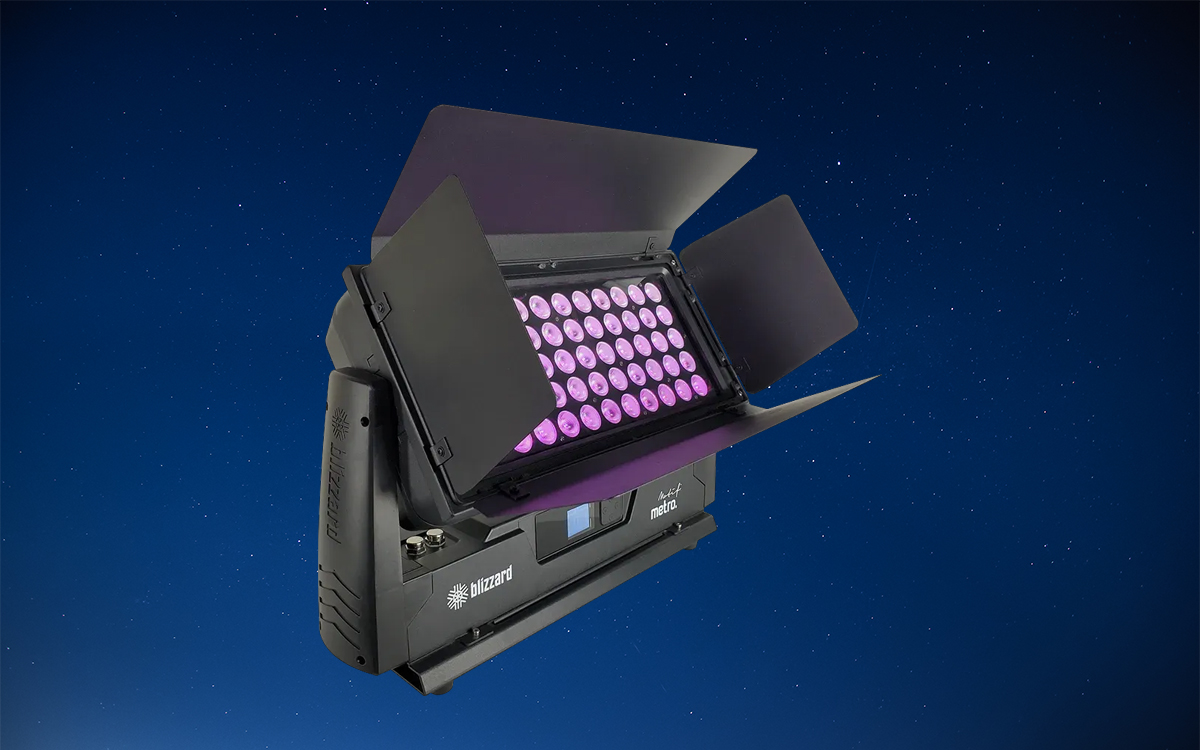 Outdoor RGBW LED Wall Wash Light with DMX Control, Smooth Color Mixing, User-Selectable Dimming Curves