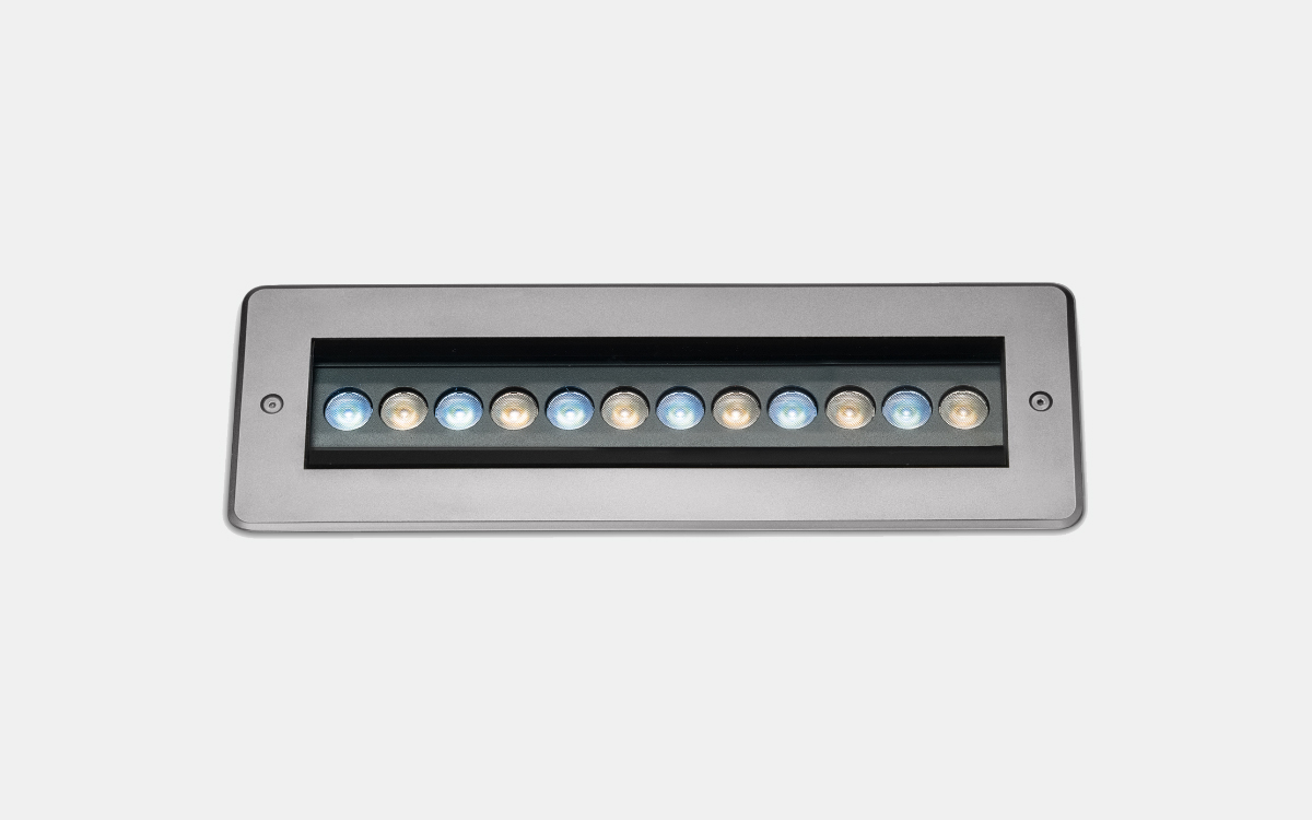 Outdoor Walk-Over In-Ground LED Linear Light for Architectural Wall Grazing