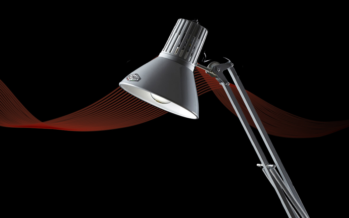 Pantograph Task Lamp with Multi-Point Articulation Control and Secure Position Locking