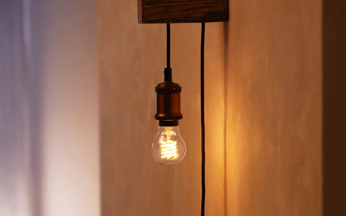 Philips Hue A19 Smart LED Filament Bulb with E26 Base for Vintage-Inspired Spaces