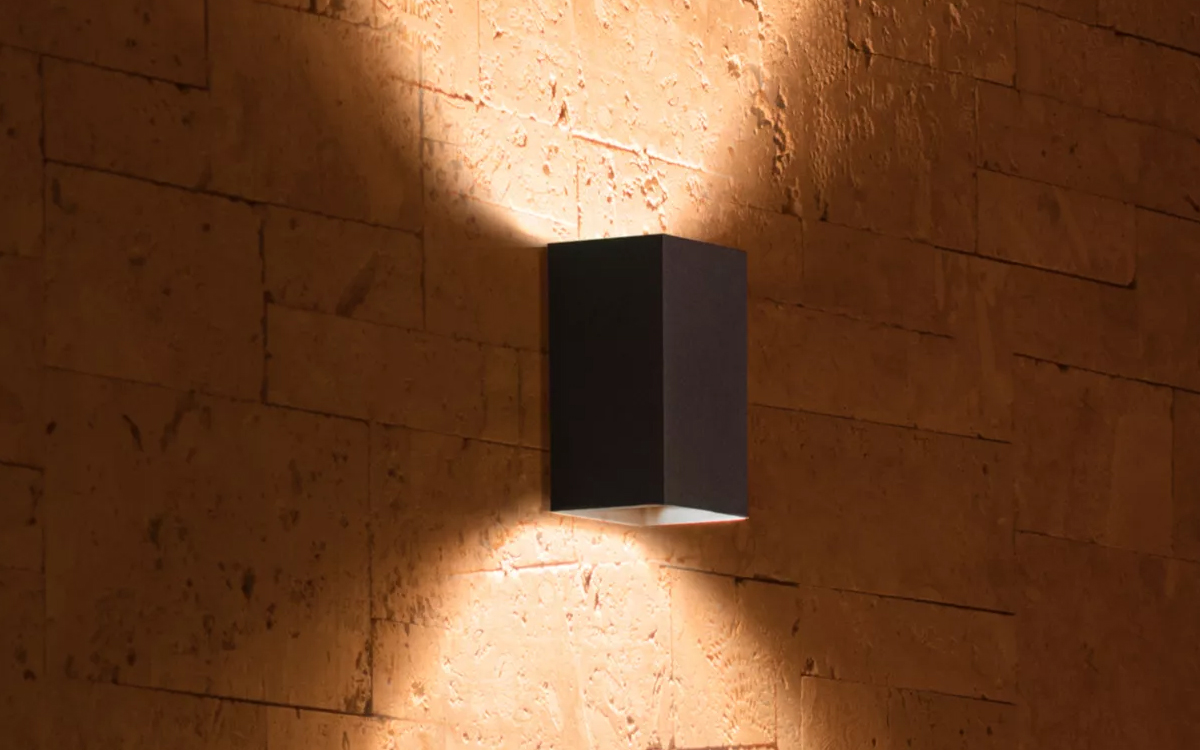 Philips Hue Resonate Outdoor Smart Wall Light with Up-and-Down Beam and Color-Changing Control