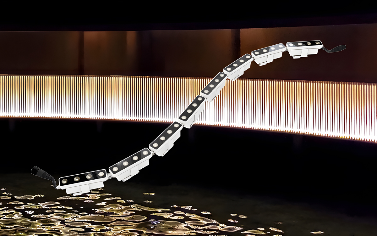 Programmable Static White LED Wall Washer/Grazer for Columns, Building Façades, and Landscape Lighting