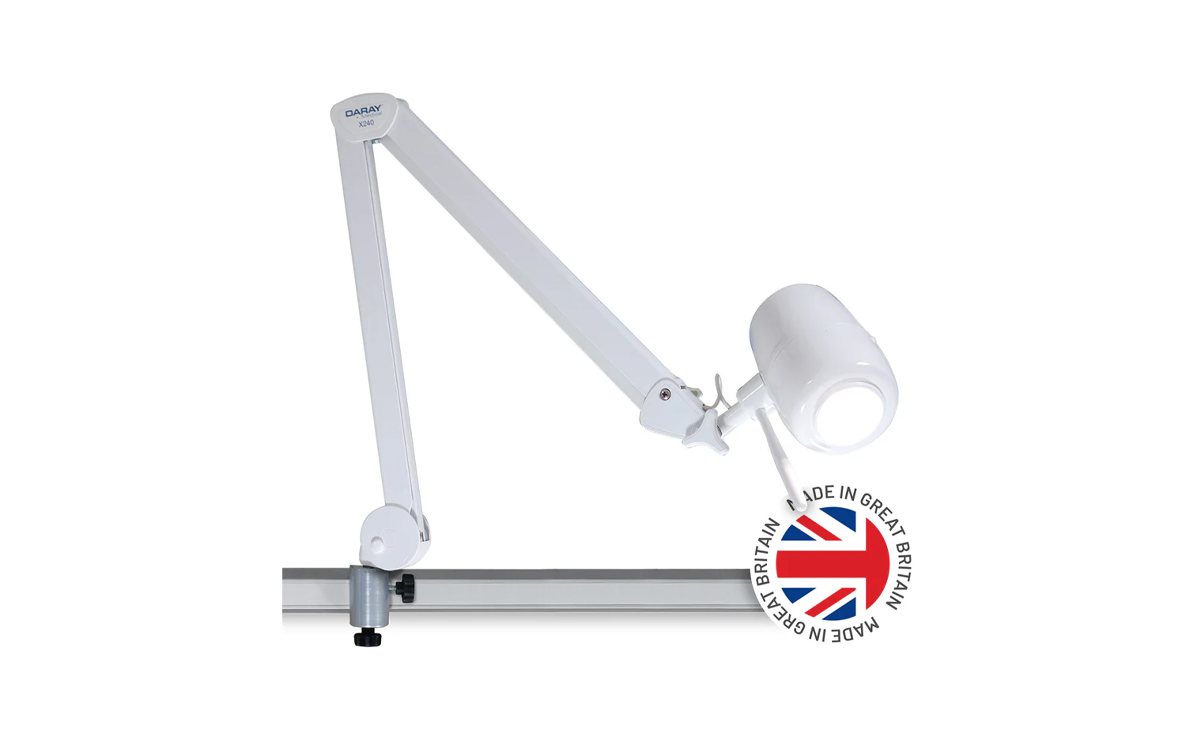Rail-Mount LED Examination Light with High Color Rendering and Beam Uniformity for Versatile Clinic Environments