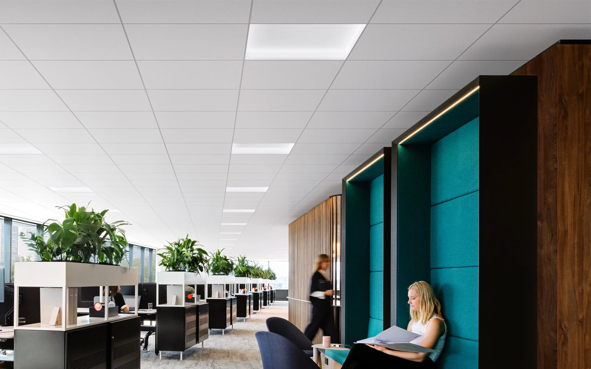 Recessed LED Troffer Alternative with Low-Glare Batwing Distribution for Corporate and Commercial Interiors