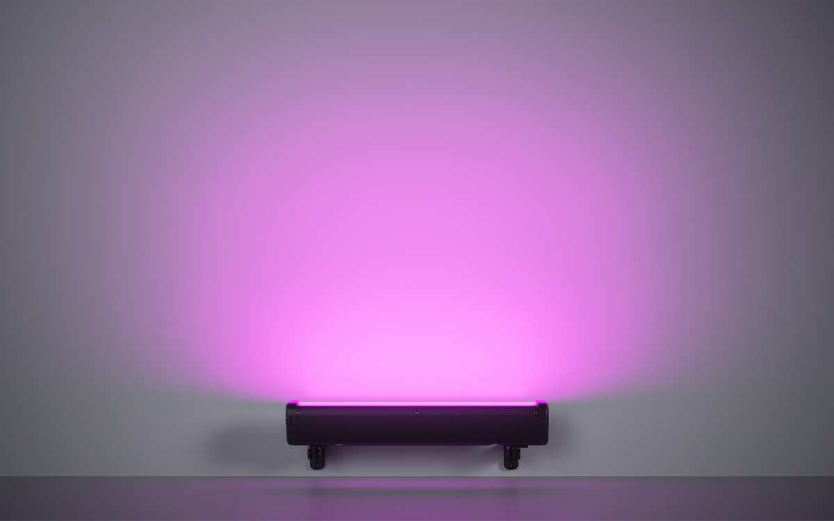 RGBW Linear LED Floodlight with DMX Control for Direct, Grazing, Flood and Asymmetric Façade Lighting Applications