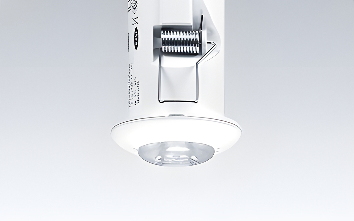 Self-Contained Emergency LED Light for Escape Route and Anti-Panic Areas