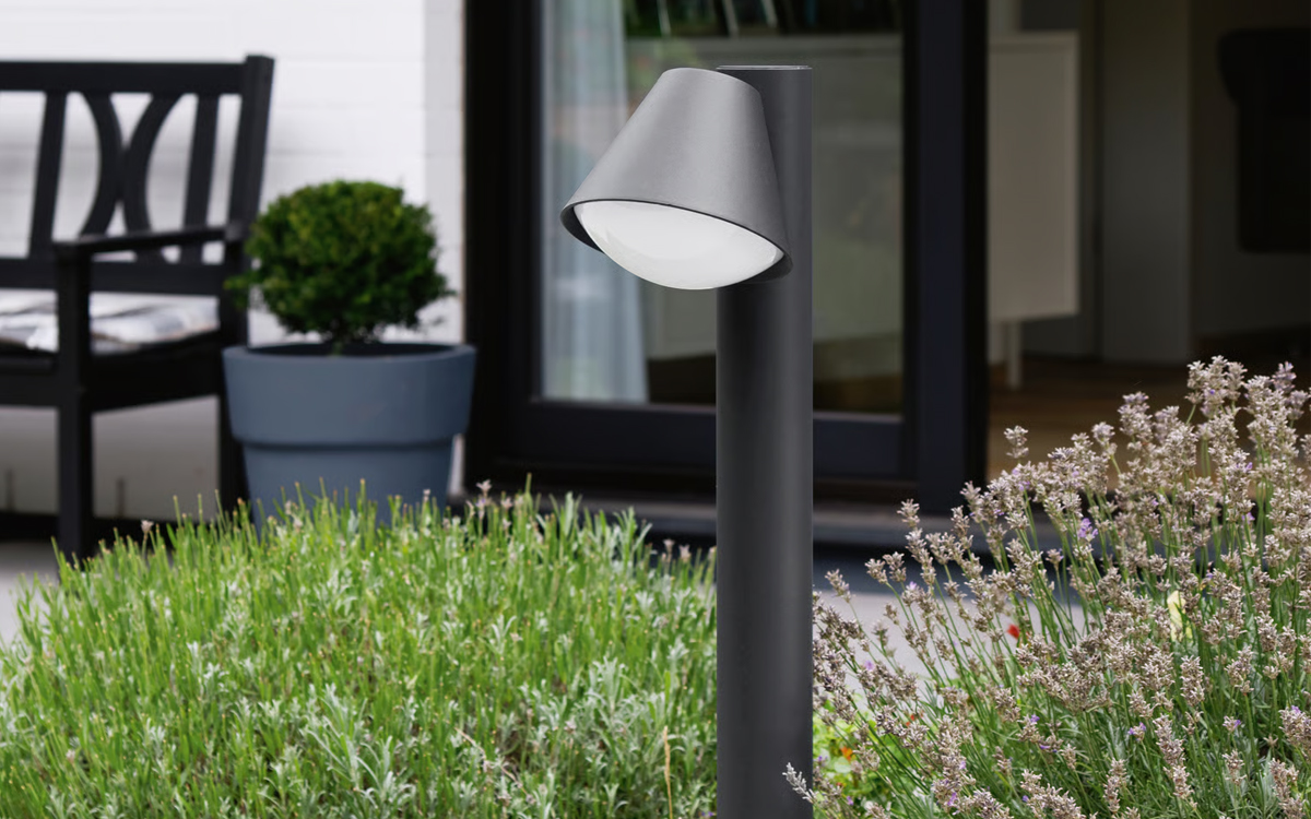 Shielded Decorative Garden Bollard Light with Hand-Blown Opal Diffuser for Soft Lighting