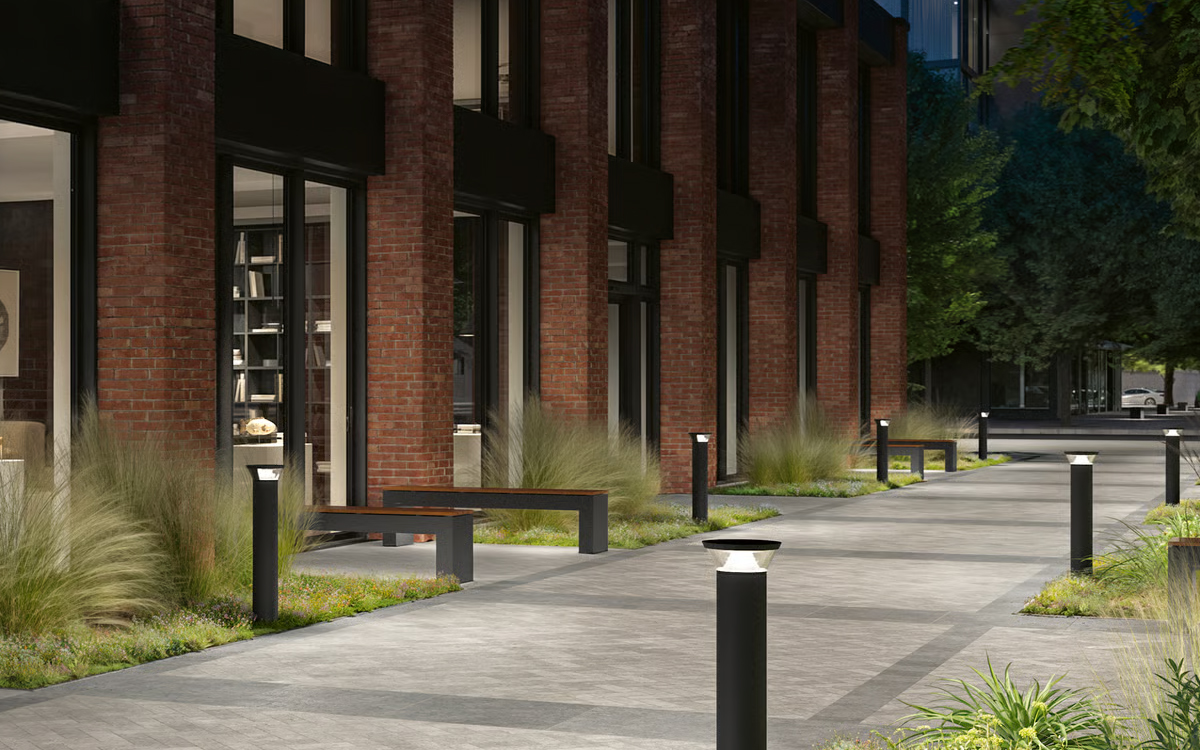 Smart Bollard Light with PIR Motion Detection for Pathways, Gardens, and Driveways