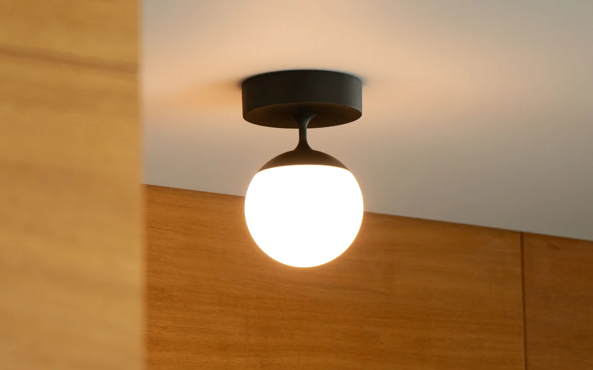 Smart Ceiling-Mounted LED Light with Hand-Blown Glass and Sunset Dimming for Bedrooms and Living Rooms