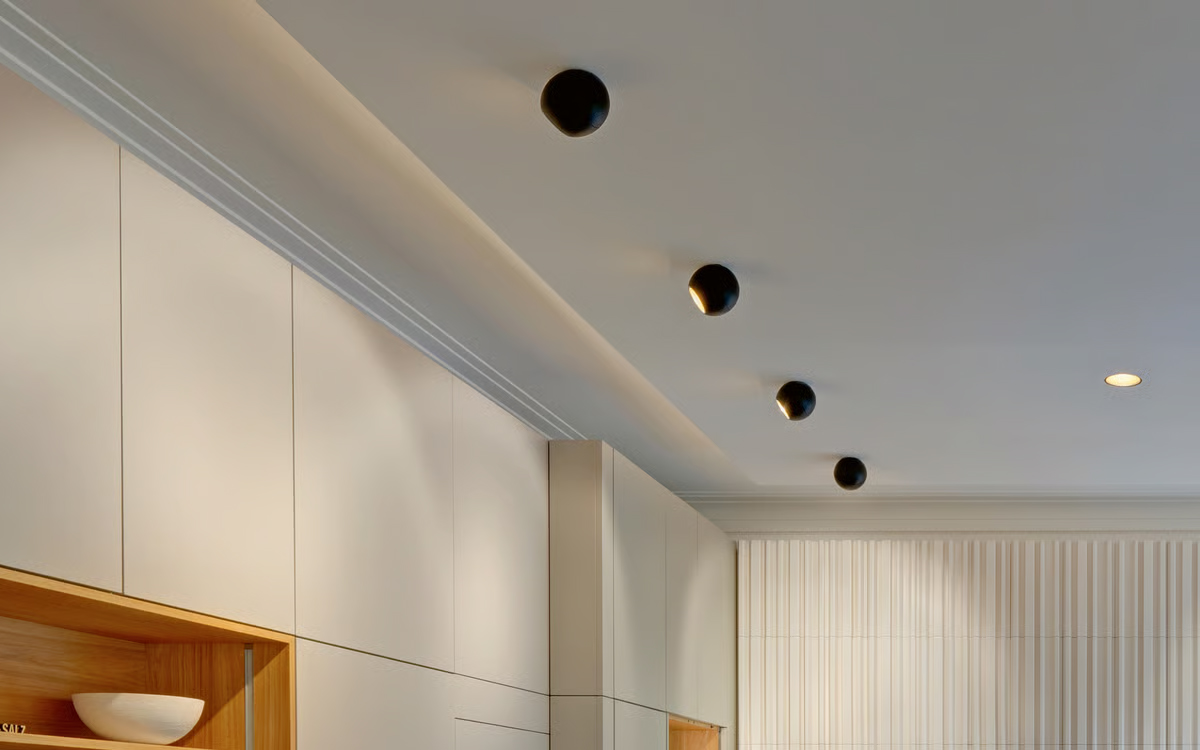Surface Mount LED Downlight with 360-Degree Rotatable Asymmetrical Light Distribution