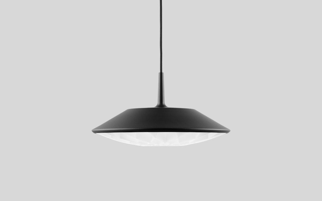 Suspended LED Pendant Light with Integrated Glare Control, DALI Driver, and High-CRI LED