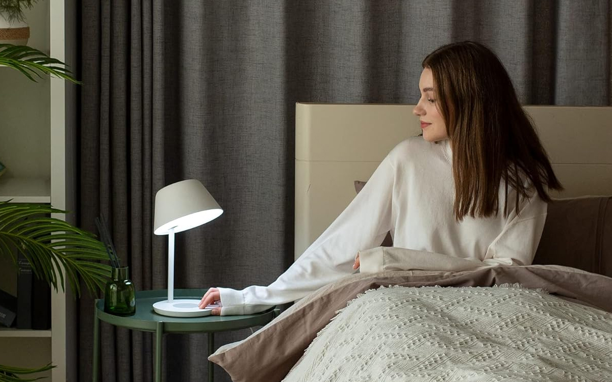 Touch-Controlled Wireless Charging Table Lamp with Kruithof Algorithm, App Scheduling, and Tunable White Control