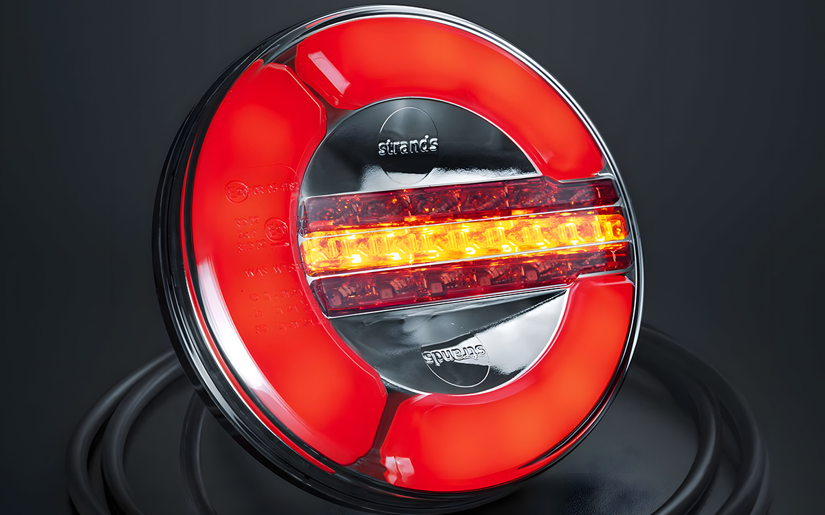 Truck and Trailer Tail Light with Tail, Brake, Reverse, Fog, and Indicator Functions