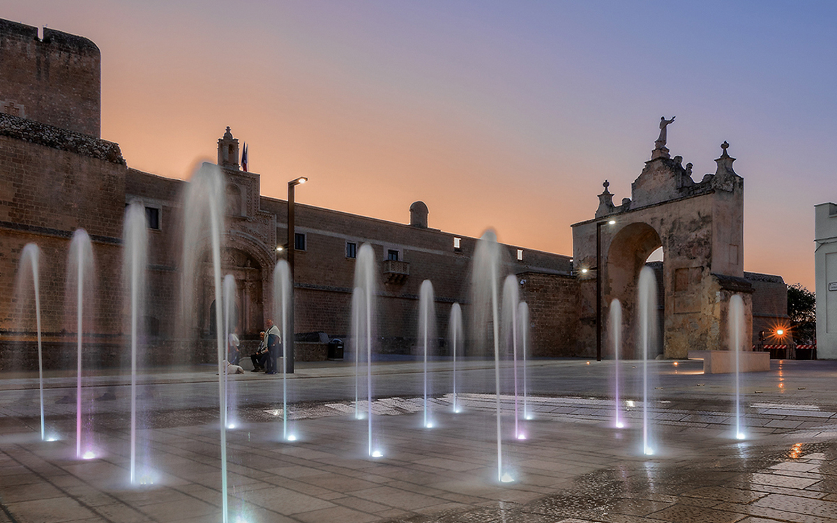 Urban Architectural Street Lighting Fixture with Modular Design and Smart Connectivity