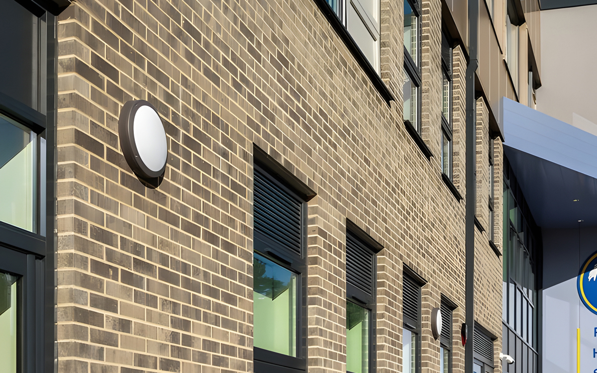 Weatherproof Round LED Wall and Ceiling Bulkhead Light with IP65 and IK10 for Outdoor Areas